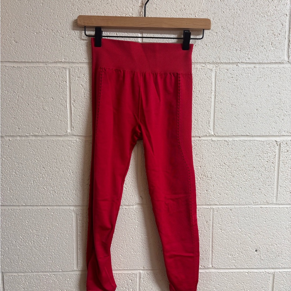 Red Fabletics Cropped Leggings